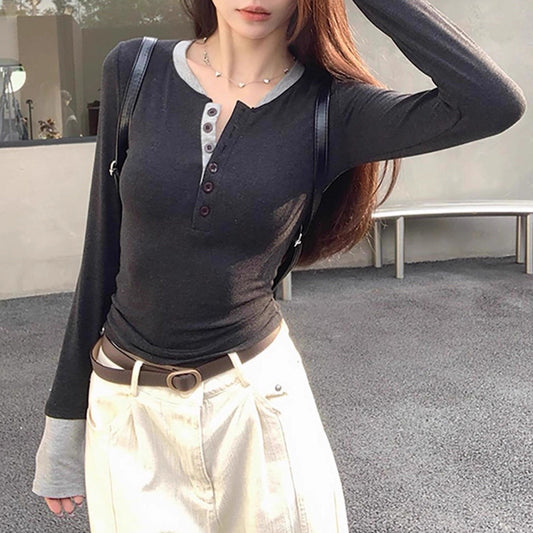 Langarmshirt mit Knopfleiste und Kontrastdetails