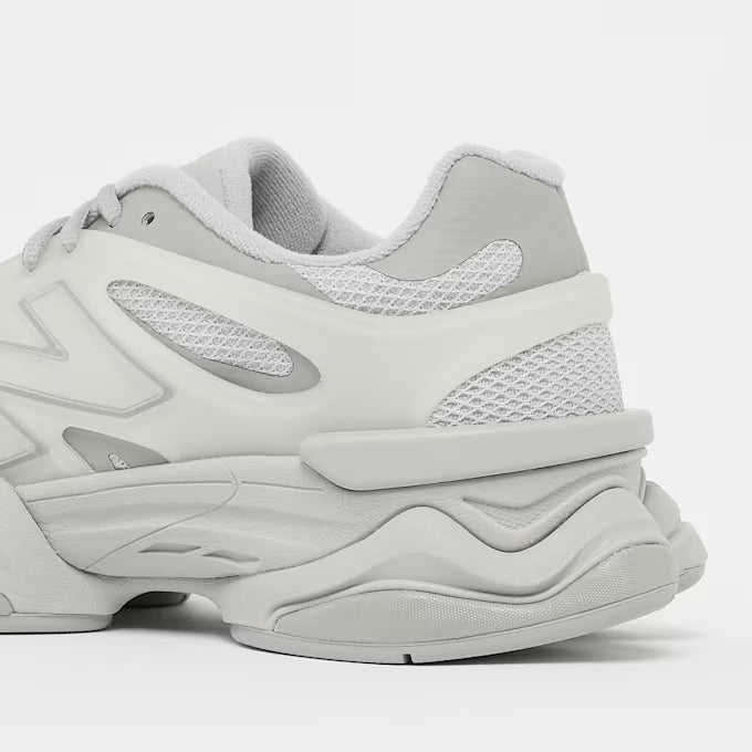 New Balance 9060 Beige / Grau