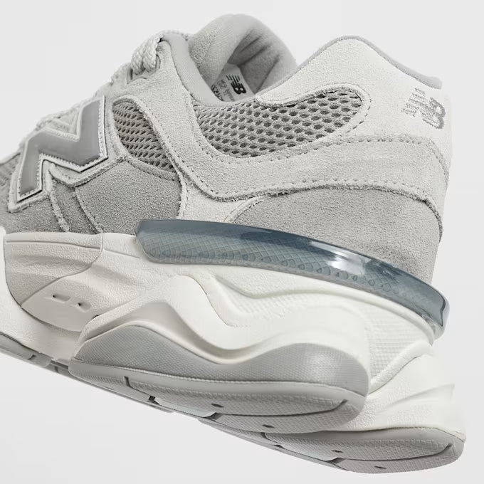 New Balance 9060 Grau