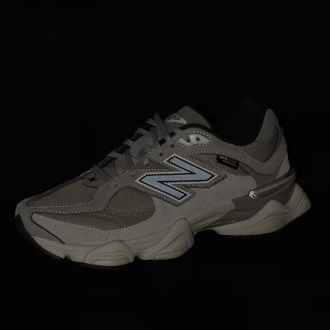 New Balance 9060 Grau / Beige