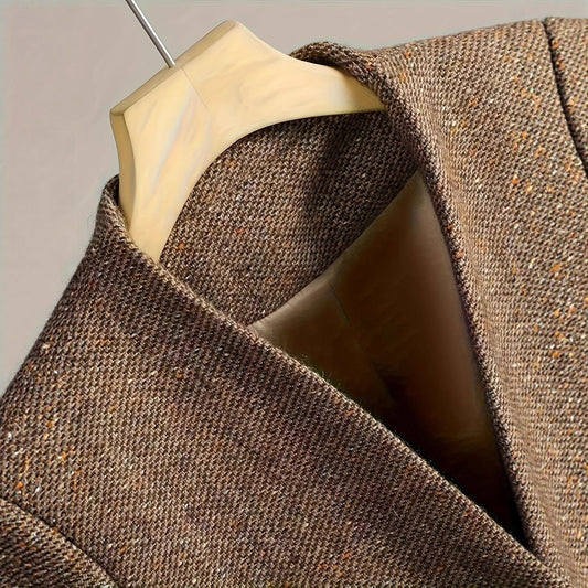 Taillierter Blazer mit Knopfverschluss und Blumenapplikation