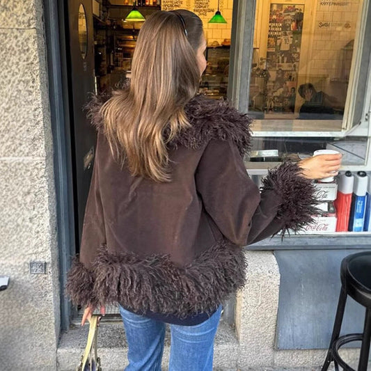 Weit geschnittene Jacke mit strukturiertem Kragen und glattem Textil