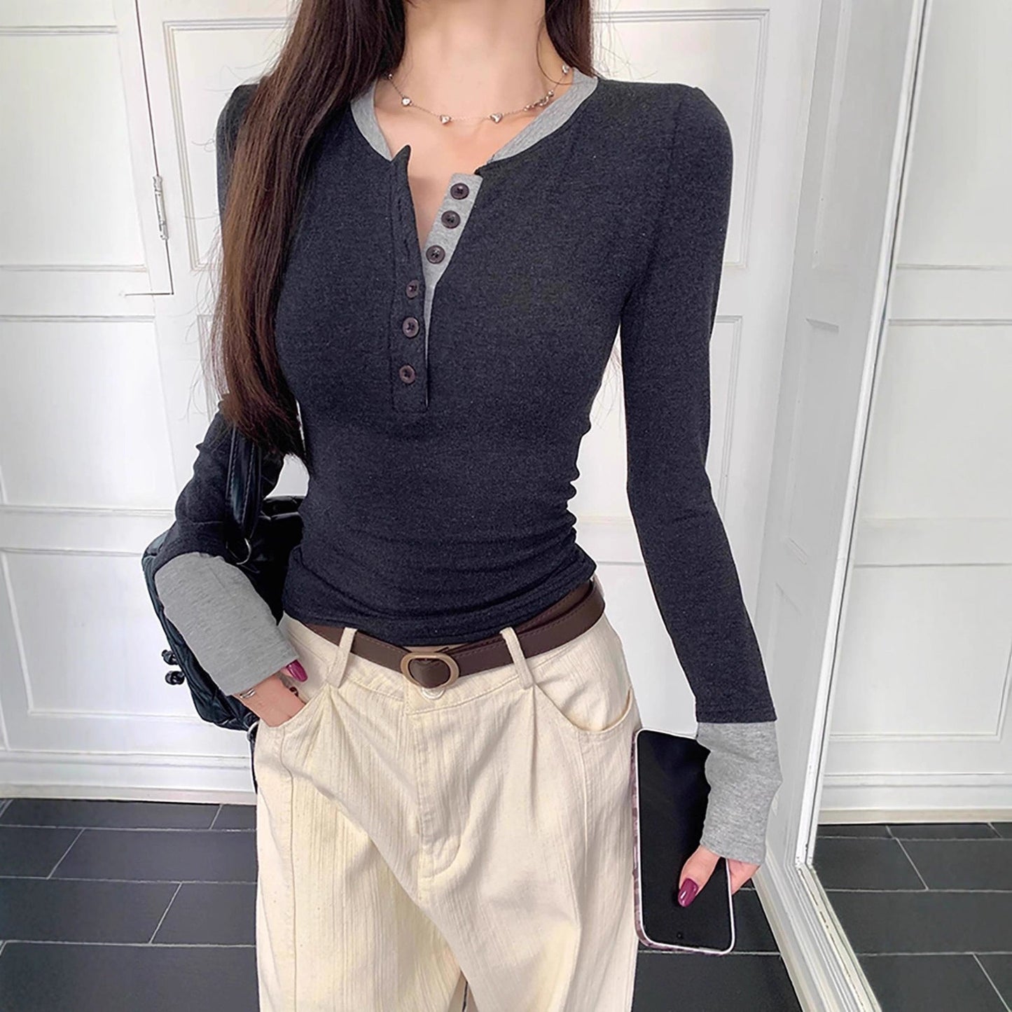 Langarmshirt mit Knopfleiste und Kontrastdetails