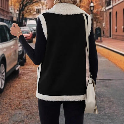 Ärmellose Weste mit flauschiger Einfassung