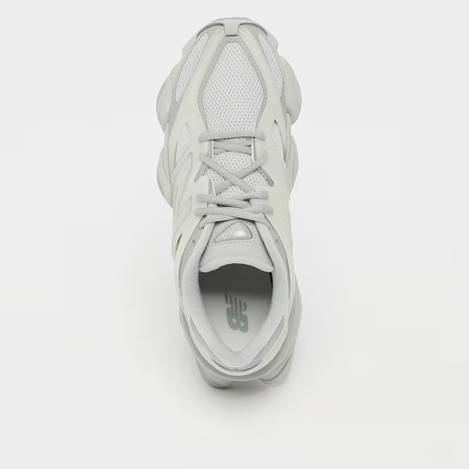 New Balance 9060 Beige / Grau