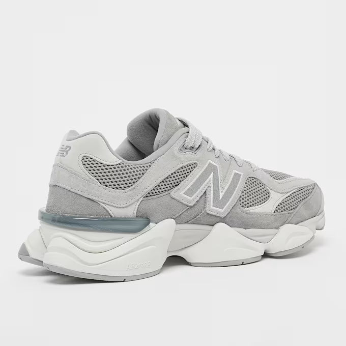 New Balance 9060 Grau