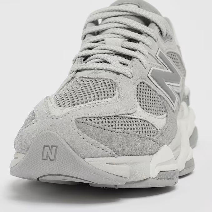 New Balance 9060 Grau