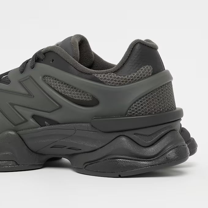 New Balance 9060 Grau