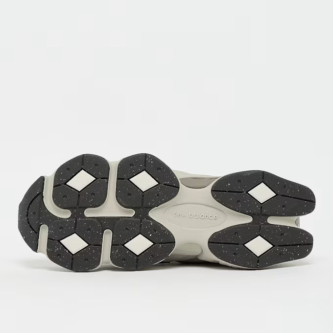 New Balance 9060 Grau / Beige