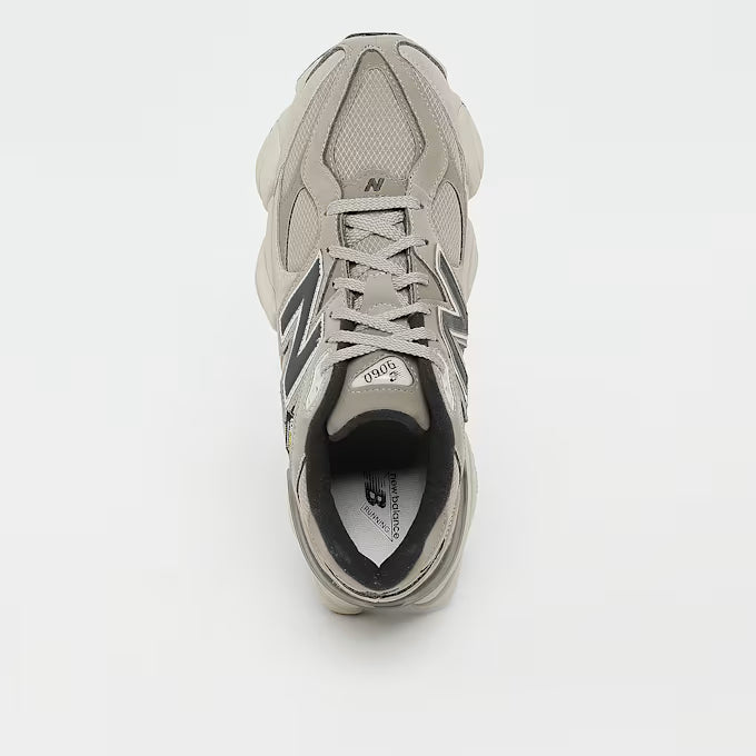 New Balance 9060 Grau / Beige