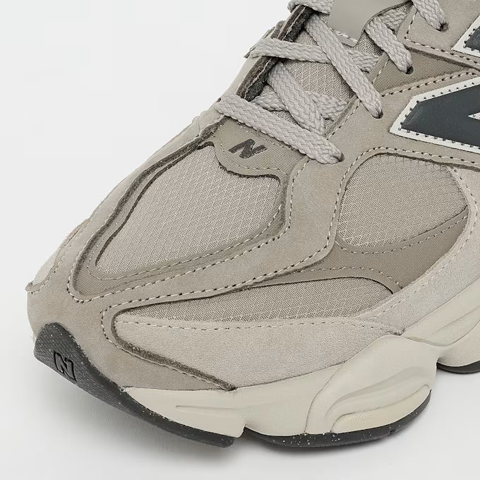 New Balance 9060 Grau / Beige