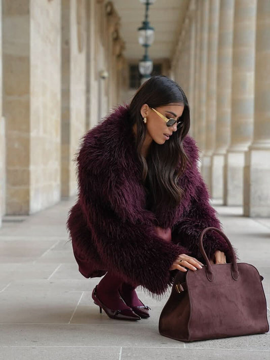 Große Handtasche mit Henkeln und Struktur-Oberfläche